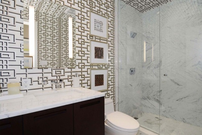 geometrická dekorácia steny luxusný byt s moderným interiérom