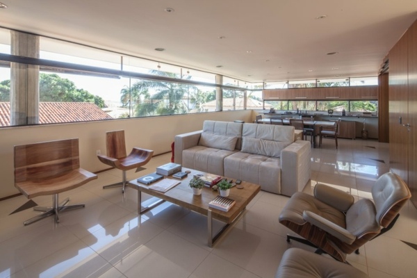 moderný drevený nábytok-elegantné stoličky-obývacia izba moderný-drevený-nábytok-elegantné-stoličky-obývačka