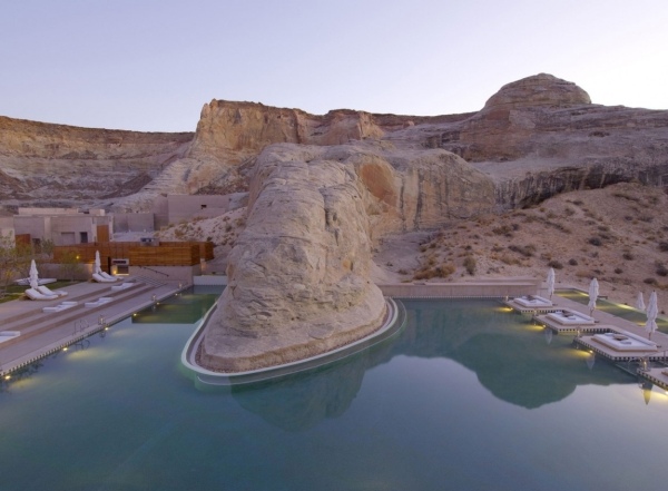 rezort amangiri kaňon architektúra bazéna
