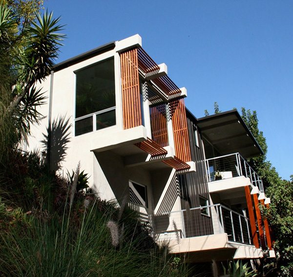 pohodlný dom - fasádna strana elegantný dom - drevená fasáda