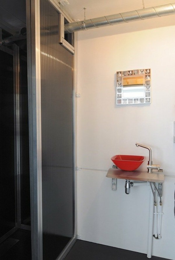 toaleta v prepravnom kontajnerovom dome kontajnerový dom na prepravu toaliet