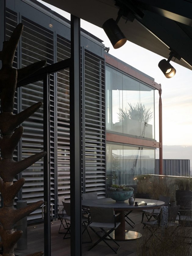 Veľkorysý mezonetový strešný byt-so strešnou terasou-zariadený-moderný