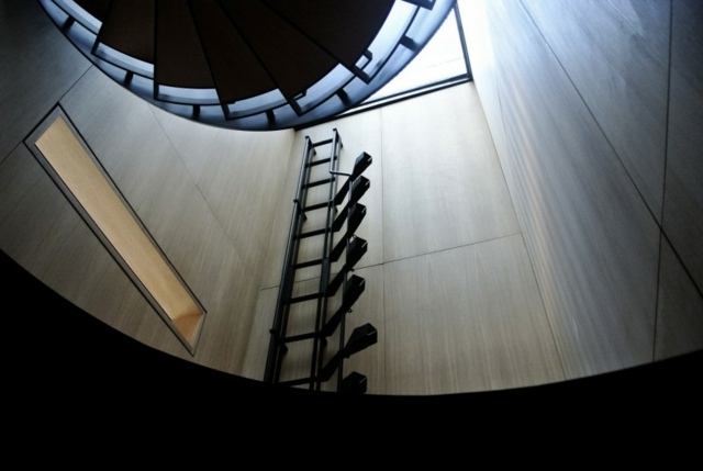 Pozrite sa na strop ako okrúhly tvar