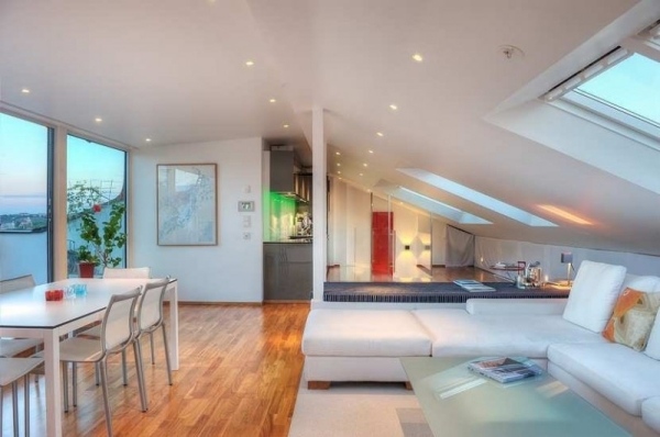 Mezonetový byt, otvorený obývací priestor so šikmou strechou Mezonetový byt-otvorený obývací priestor-šikmá strecha
