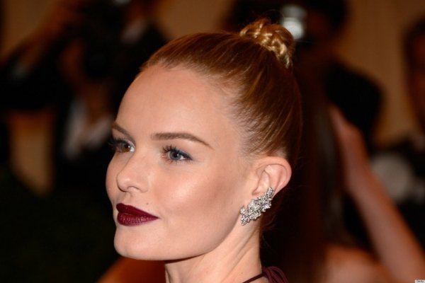 aj tmavé pery pôsobia sexi tmavšia rúž-svetlá-koža-a-vlasy