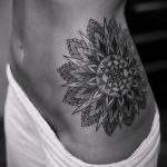 mandala tetoválás a combon - fotó példa egy kész tetoválásra 01052016 -ból 5