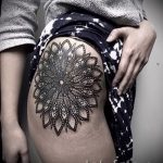 mandala tetoválás a combon - fotó példa egy kész tetoválásra 01052016 -ból 8