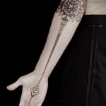 mandala tetoválás a karon - fotó példa egy kész tetoválásra a 01052016 -ból 12