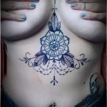 mandala tetoválás a mell alatt - fotó példa egy kész tetoválásra a 01052016 -ból 10