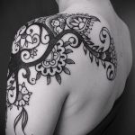 Mandala Tätowierung auf der Schulter - Beispielfoto des fertigen Tätowierung auf 01052016 1