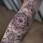Mandala Tätowierung auf seinem Unterarm - Beispielfoto des fertigen Tätowierung auf 01052016 1