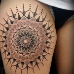 mandala tetoválás a lábán - Fotó példa a kész tetoválásra a 01052016 -on 2