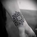 Mandala -Tattoo auf dem Handgelenk - Beispielfoto des fertigen Tätowierung auf 01052016 2