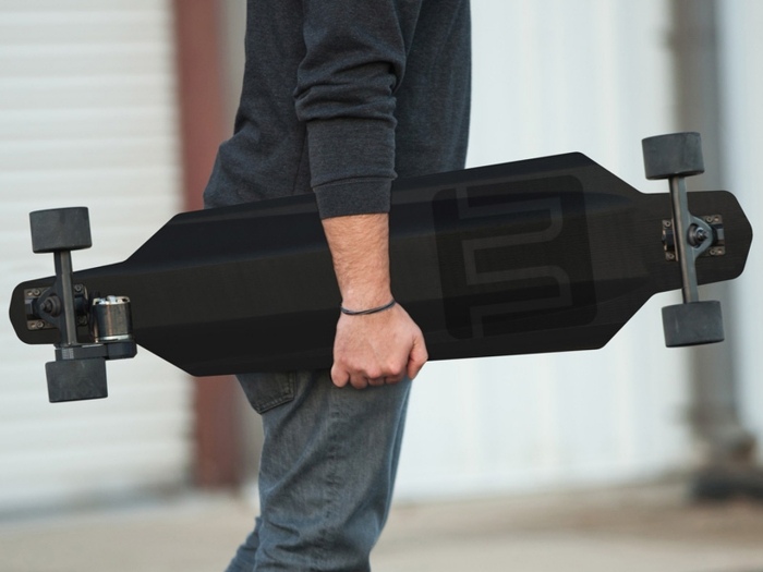 marbel-elektrický-skateboard-s-elektromotorom poháňaným aplikáciou-ovládanie