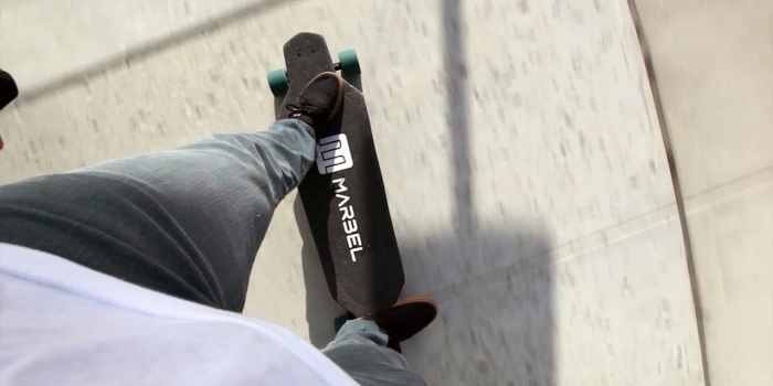 skateboard-marbel-chytrý-dizajn-nízka hmotnosť-pohľad-zhora
