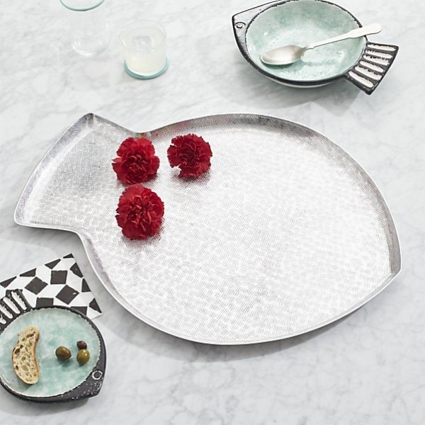 Servírovací podnos v tvare ryby vyrobený z hliníkového kuchynského príslušenstva Servírovací podnos-hliníkový-tvar-ryby-námorná-zbierka-riad-a-dekorácie-stola