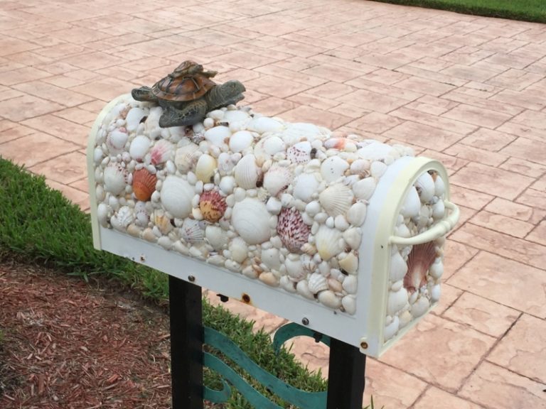 Námorná dekorácia - mušle nalepte na poštovú schránku námorná deco poštová schránka mušle romantický vzhľad vonkajší nápad korytnačka