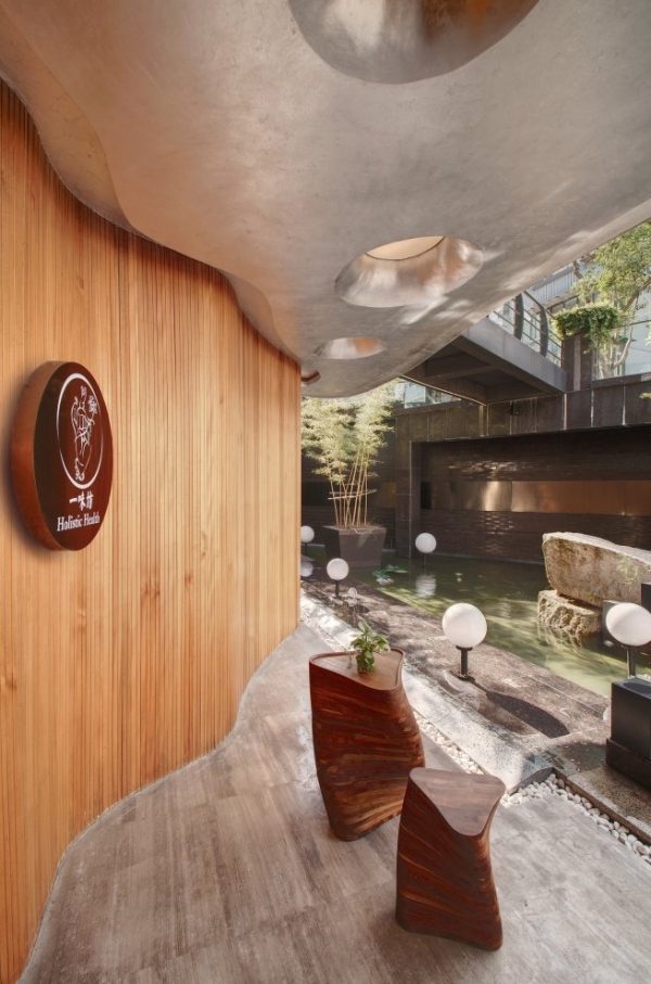 moderná architektúra drevenej terasy