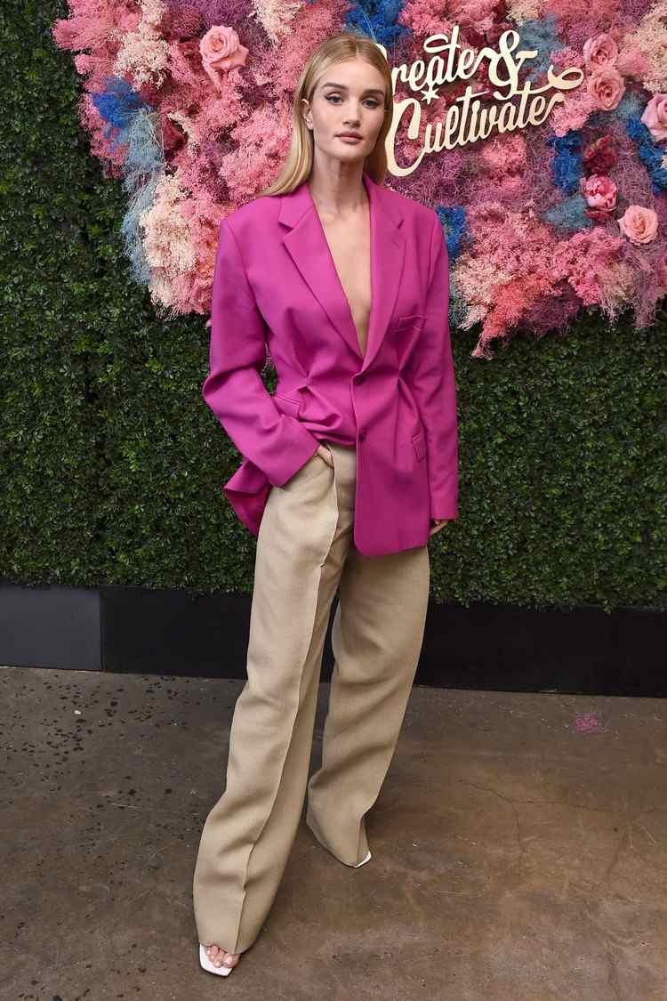 Marlene nohavice kombinujú nápady príliš veľkých blejzrových outfitov