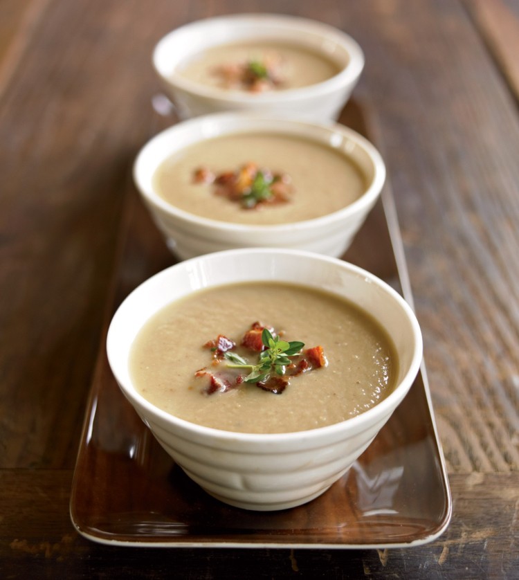 gaštanová polievka s lesnými hubami