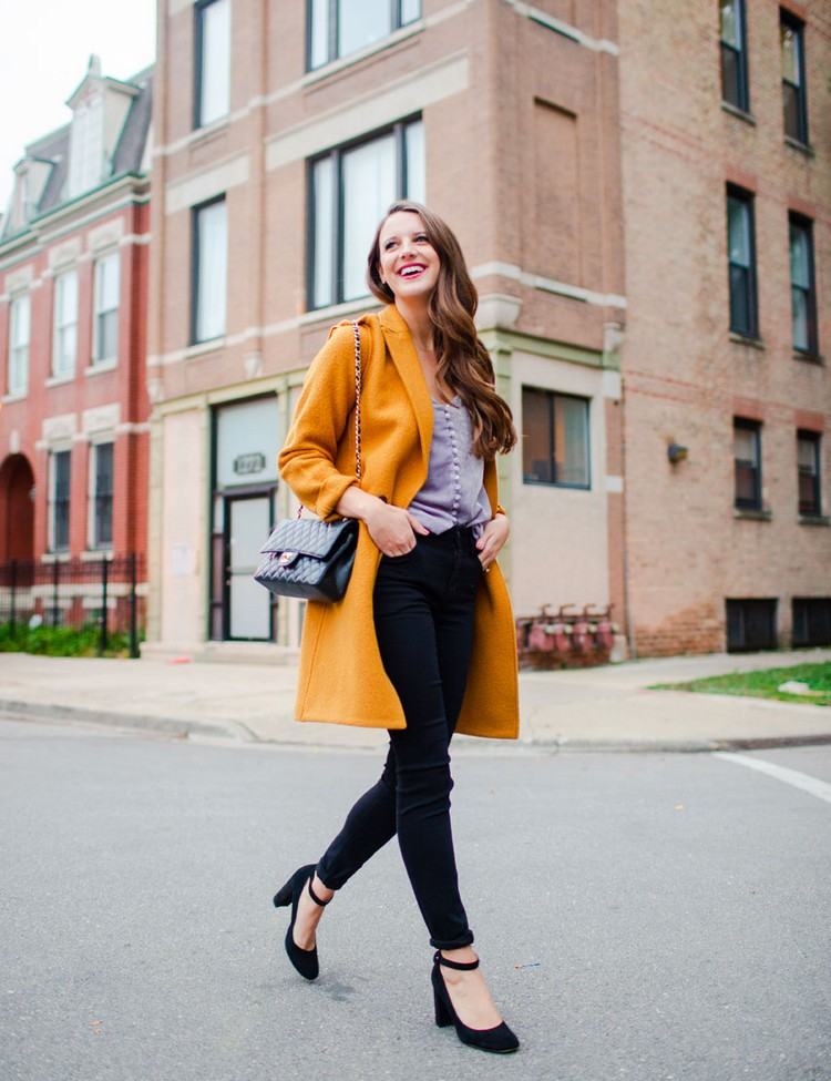 Oblečenie v čiernych džínsoch, trendy v obuvi Mary Janes do roku 2021