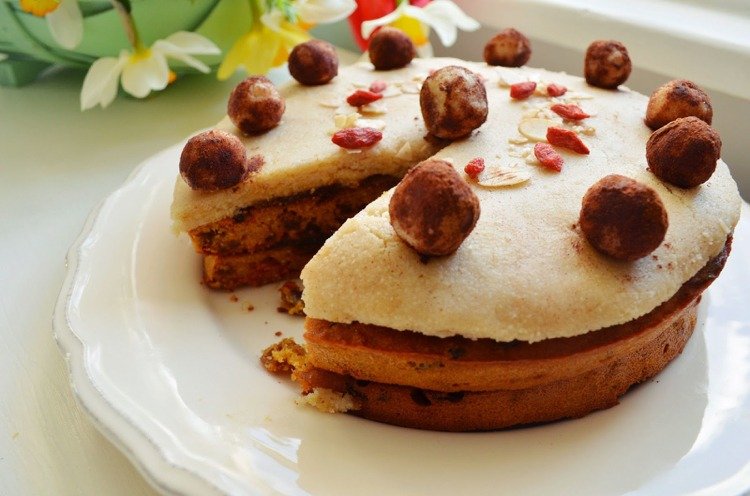 zdravý marcipánový koláč Veľká noc ľahký recept na goji bobule