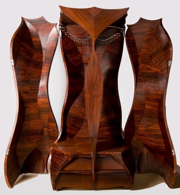 Dizajnová nábytková skriňa-zakrivené hrany-štruktúra odlišná