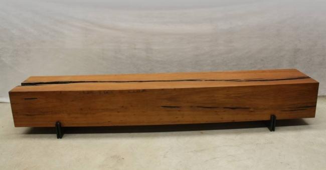 Interiérový lavica v rustikálnom robustnom prevedení z masívneho dreva Interiérový lavičkový dizajn, rustikálny, robustný nábytok z masívu