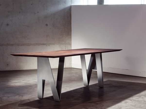 moderný nábytok z masívu Scholtissek nerezové nohy prevedenie sr5 Nábytok z masívu z nerezových nožičiek Scholtissek, dizajn sr5