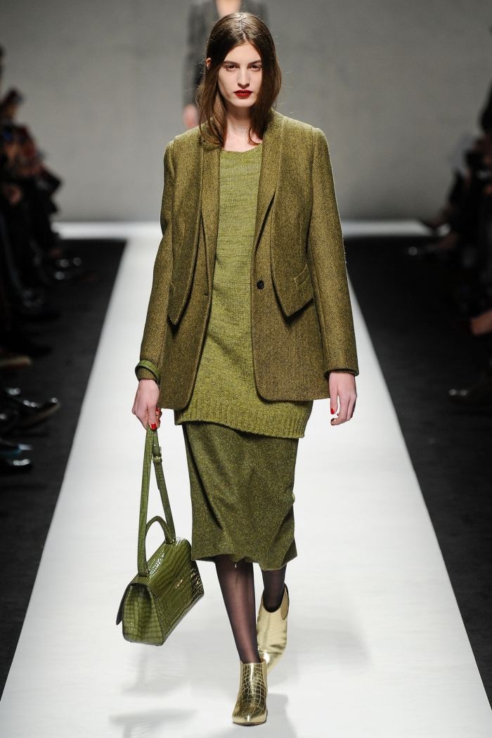 max-mara-mode-jeseň-2014. sukňa-zelená-nadmerná-sivá-dlhá-sveterová