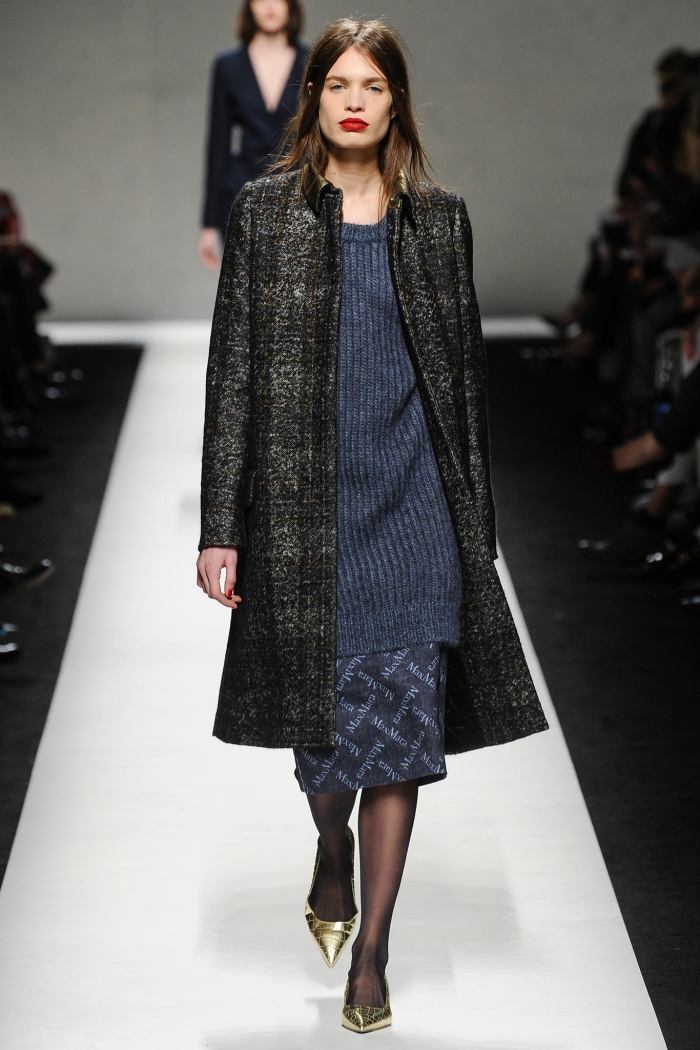 max-mara-mode-jeseň-2014-elegantná-tvídová-bunda-tmavo-modrá-sveter-sukňa