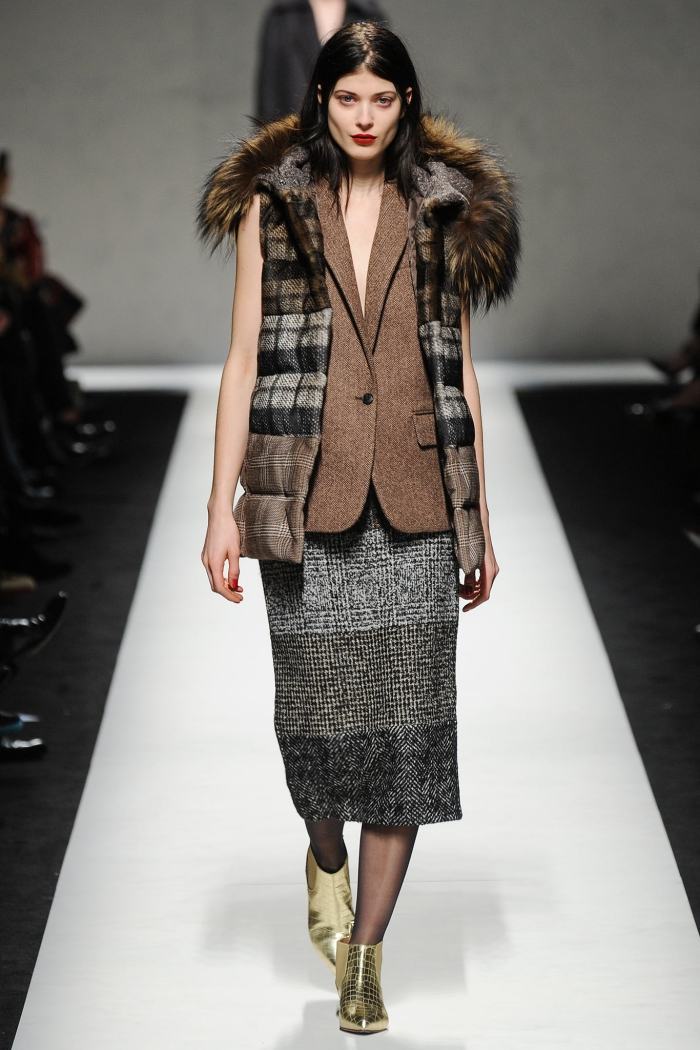 Tvídová sukňa, vesta s kožušinovým golierom max-mara-mode-jeseň-2014-tweed-rock-vesta-puffer-look-kožušinový golier