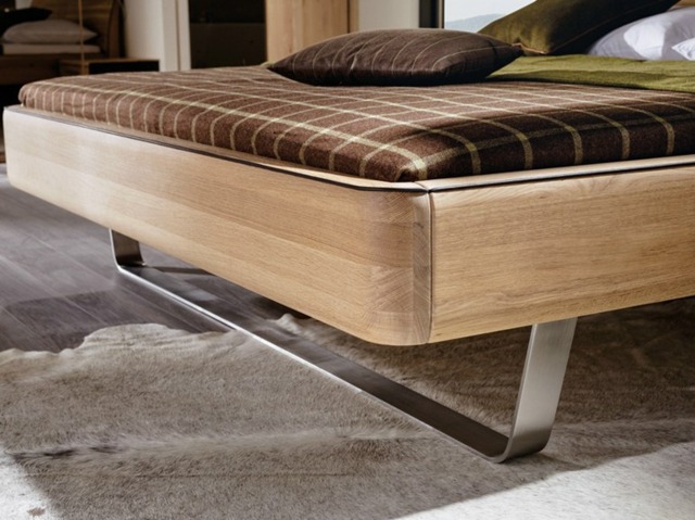 Posteľ do spálne dubový rám z nehrdzavejúcej ocele čalúnená posteľná bielizeň Dubový čalúnený posteľný koberec z rámu z nehrdzavejúcej ocele