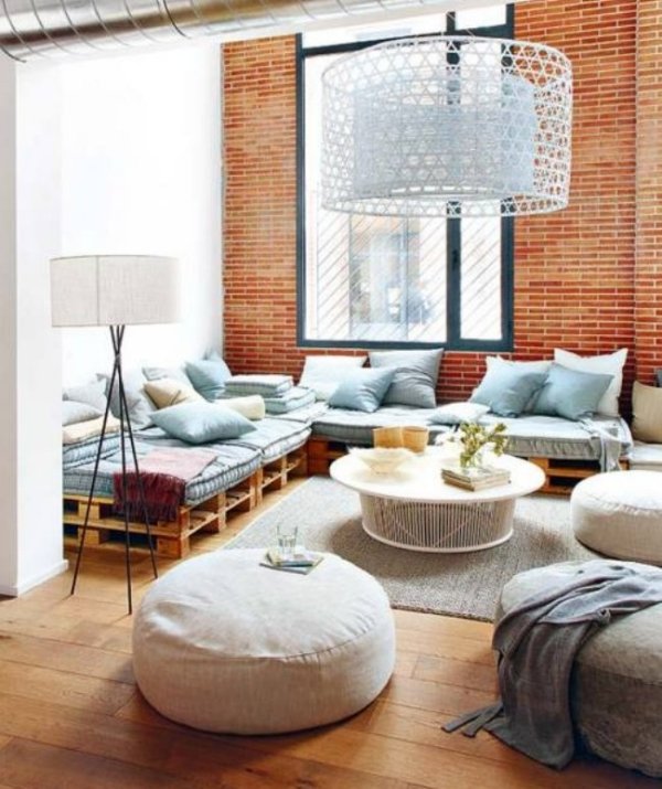 Postavte čalúnený nábytok z ekologického nábytku z europaliet