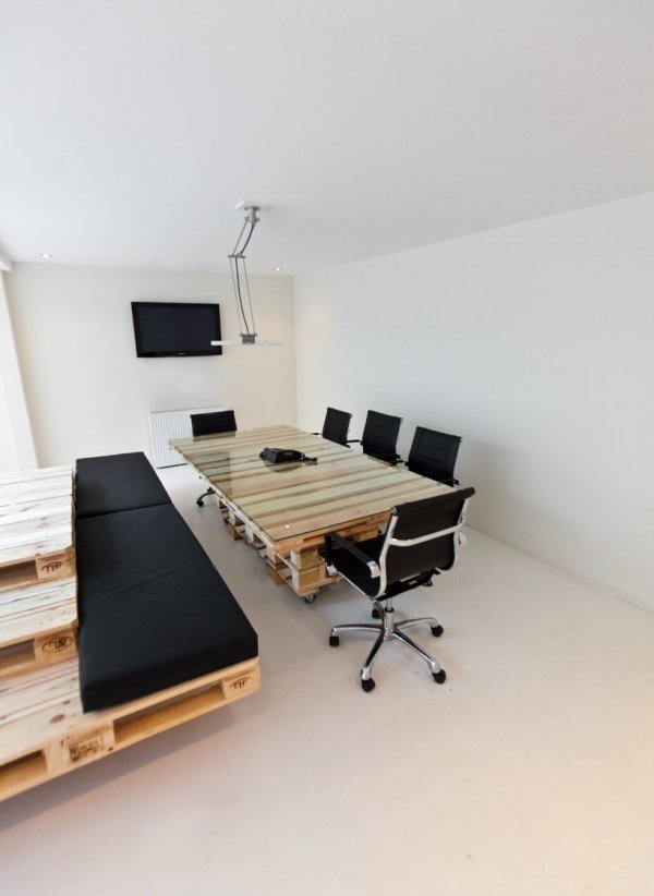 Lavica konferenčný stolík drevené palety nápady kancelársky nábytok Lavica konferenčný stolík drevené palety nápady čalúnenie kancelárskeho nábytku