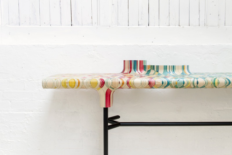 Nábytok-preglejka-kovové nohy-jedálenský stôl-doska-moderný-dizajn