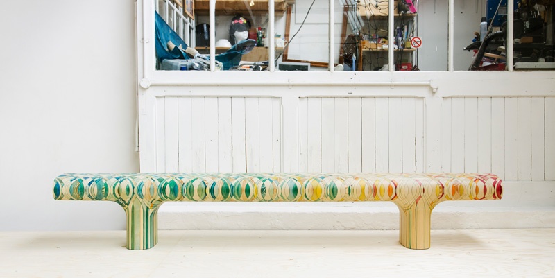 Nábytok-preglejka-záhradná lavička-farebný-dizajn-zelená-oranžovo-červená