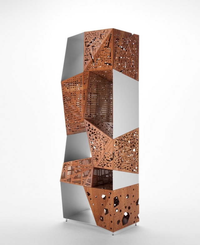 Nástenná polica drevená kovová rezba frézovaná laserom