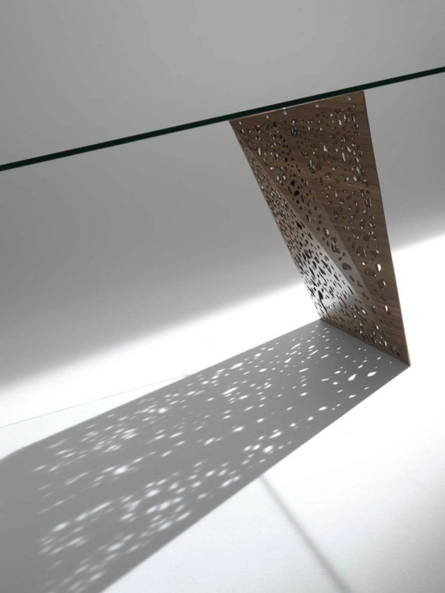 Konštrukcia tenkého skla oceneného dizajnérskeho nábytku