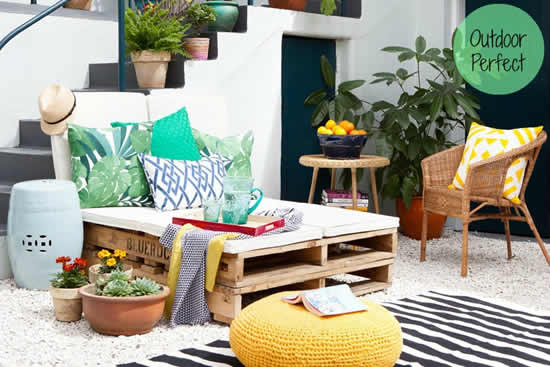 vonkajší nábytok drevené palety záhradný salónik vonkajší nábytok drevené palety záhradný salónik moderný