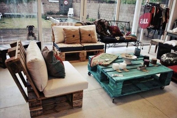 nábytok drevené palety salónik konferenčný stolík rolka nábytok drevené palety salónik konferenčný stolík rola