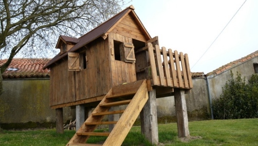 DIY záhradné prístrešky nápady pre nábytok drevené palety