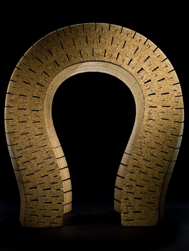 Dizajnový nábytok v modernom originálnom tvare