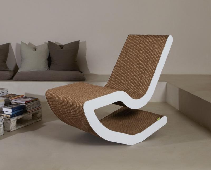 Hojdacie kreslo vyrobené z lepenky - s moderným dizajnom Dizajnová hojdacia stolička z kartónového nábytku