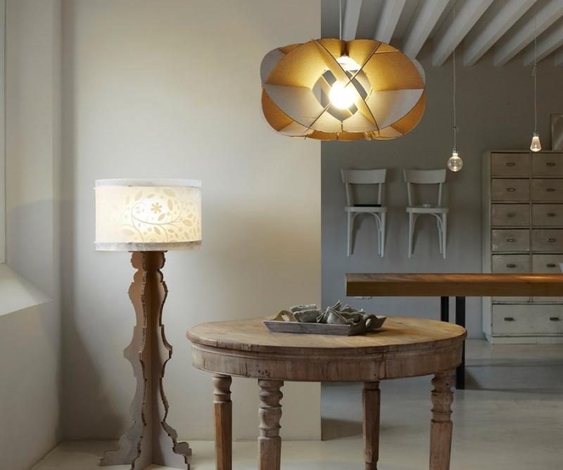 Kartónové závesné svietidlo do jedálne Závesná lampa vyrobená z kartónu-osvetlenie-nápady-závesná lampa