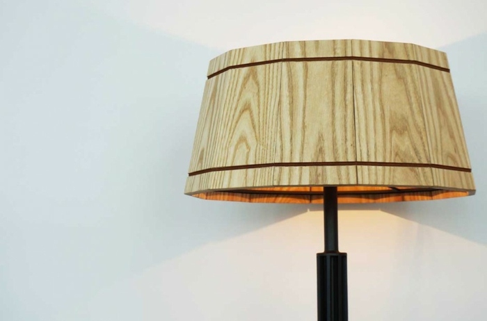 Dizajn nábytku pre podlahové svietidlo - efektívne tienidlo vyrobené z dreva stojanové svietidlo na tienidlo z dreveného popola