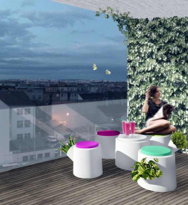 Kvetináče stoličku stôl lahodné nápoje Tabuľka stola lahodné nápoje sklenené zábradlie