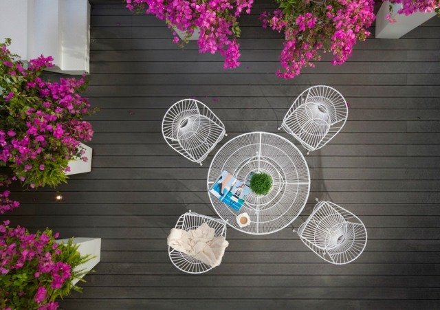 Konferenčný stolík s nápadom na dizajn kovového balkónového nábytku Nápady na dizajn nábytku konferenčný stolík štyri stoličky