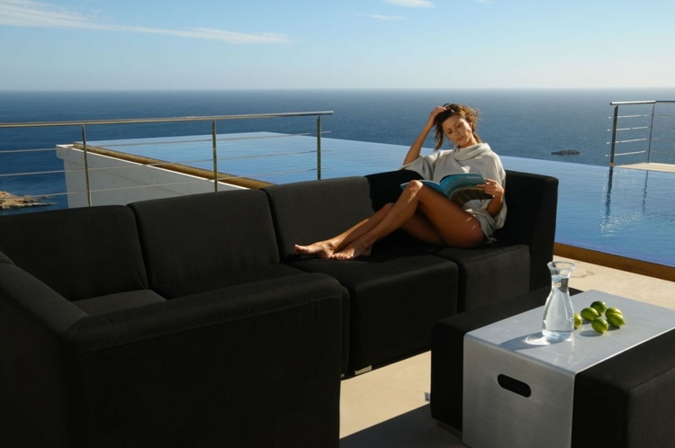 vyhľadajte záhradný nábytok, ktorý chcete kúpiť