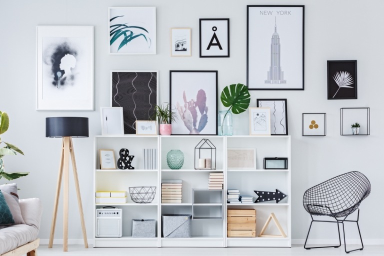 Nakonfigurujte si nábytok sami online. Nástenné police na mieru